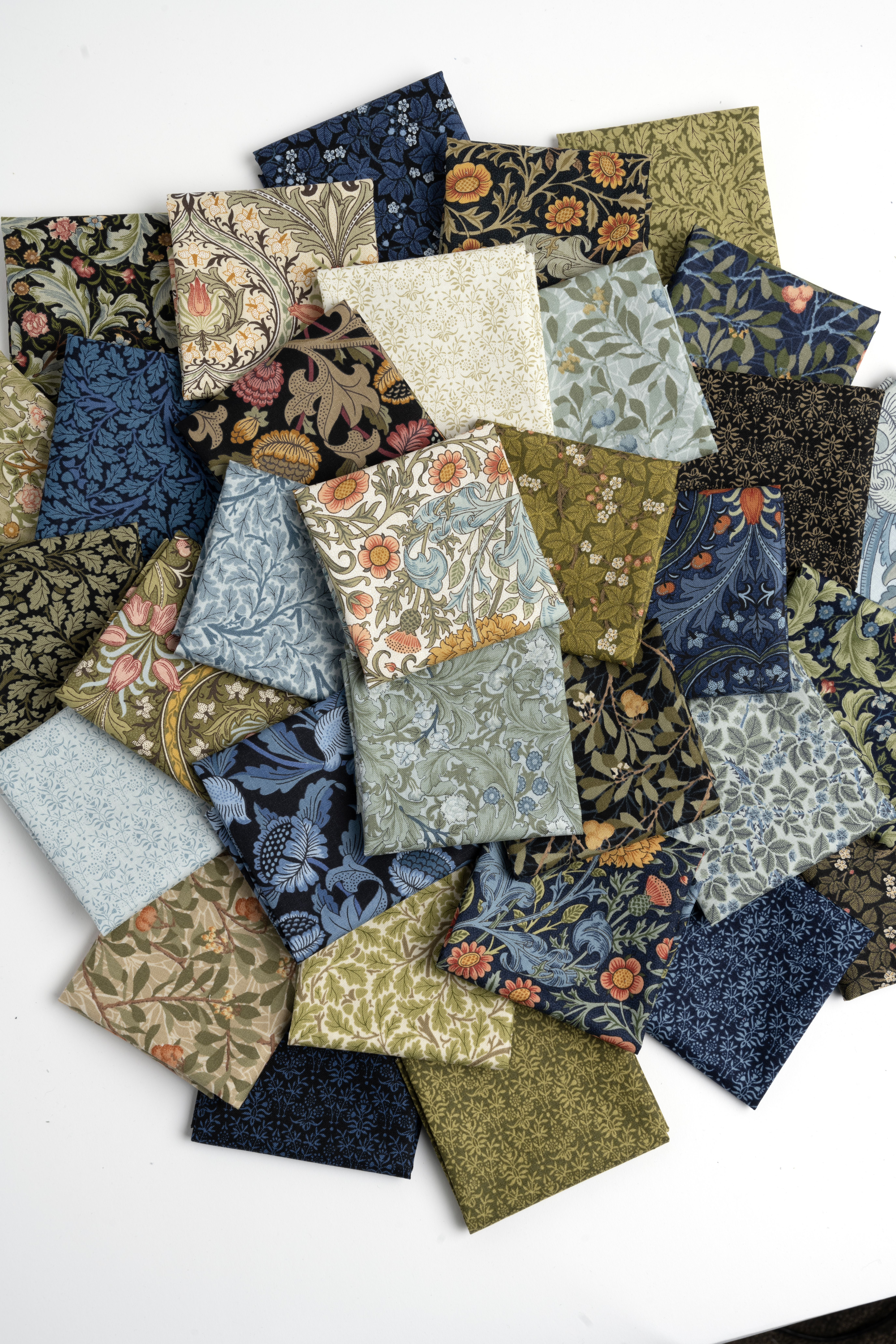 Morris Meadow Aquamarine - Acorn Blenders Leaf - Fabric