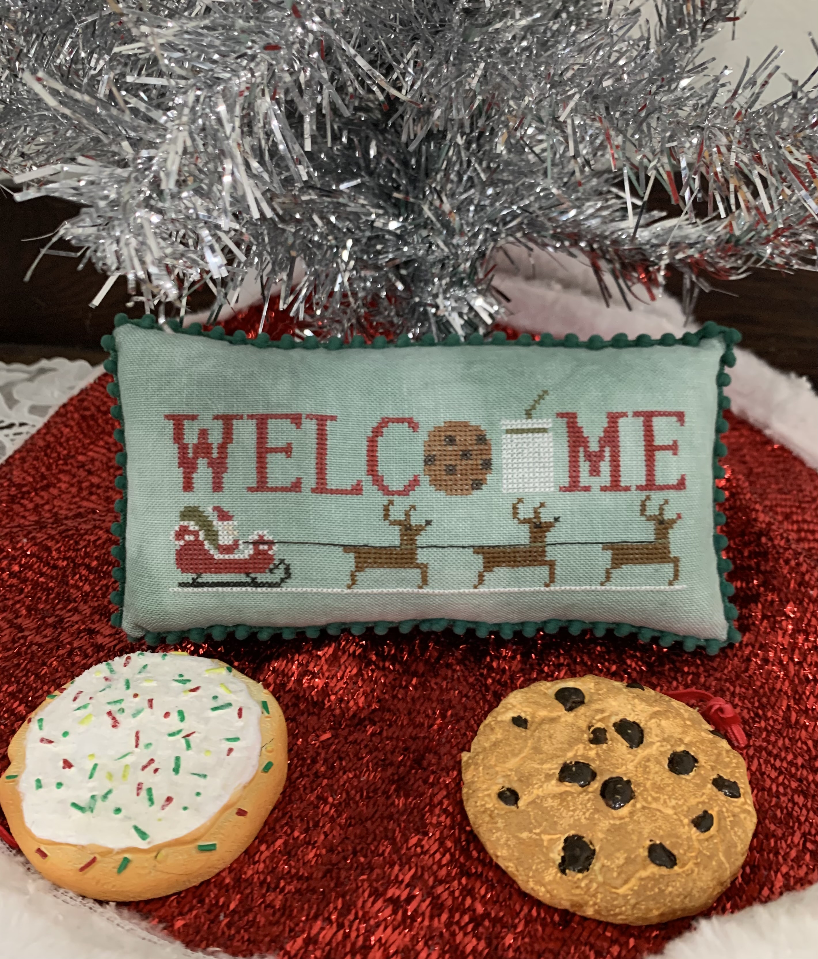 A Treat for Santa - Christmas Cross Stitch Pattern