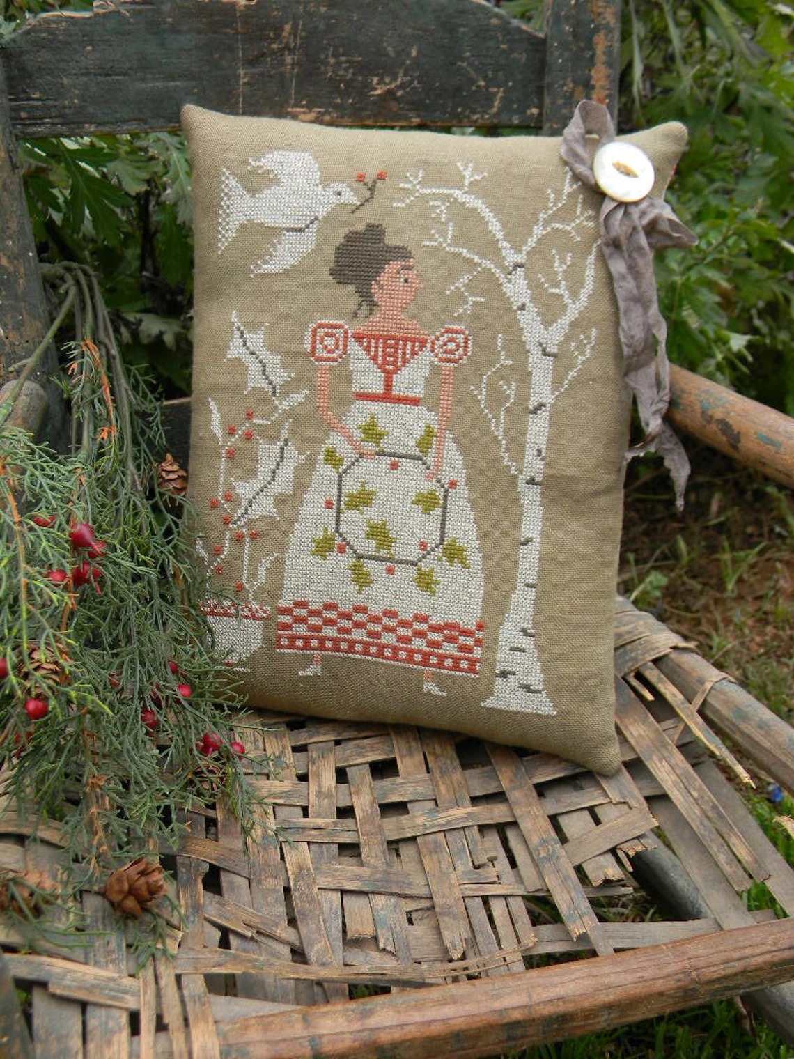 Holly - Christmas Cross Stitch Pattern