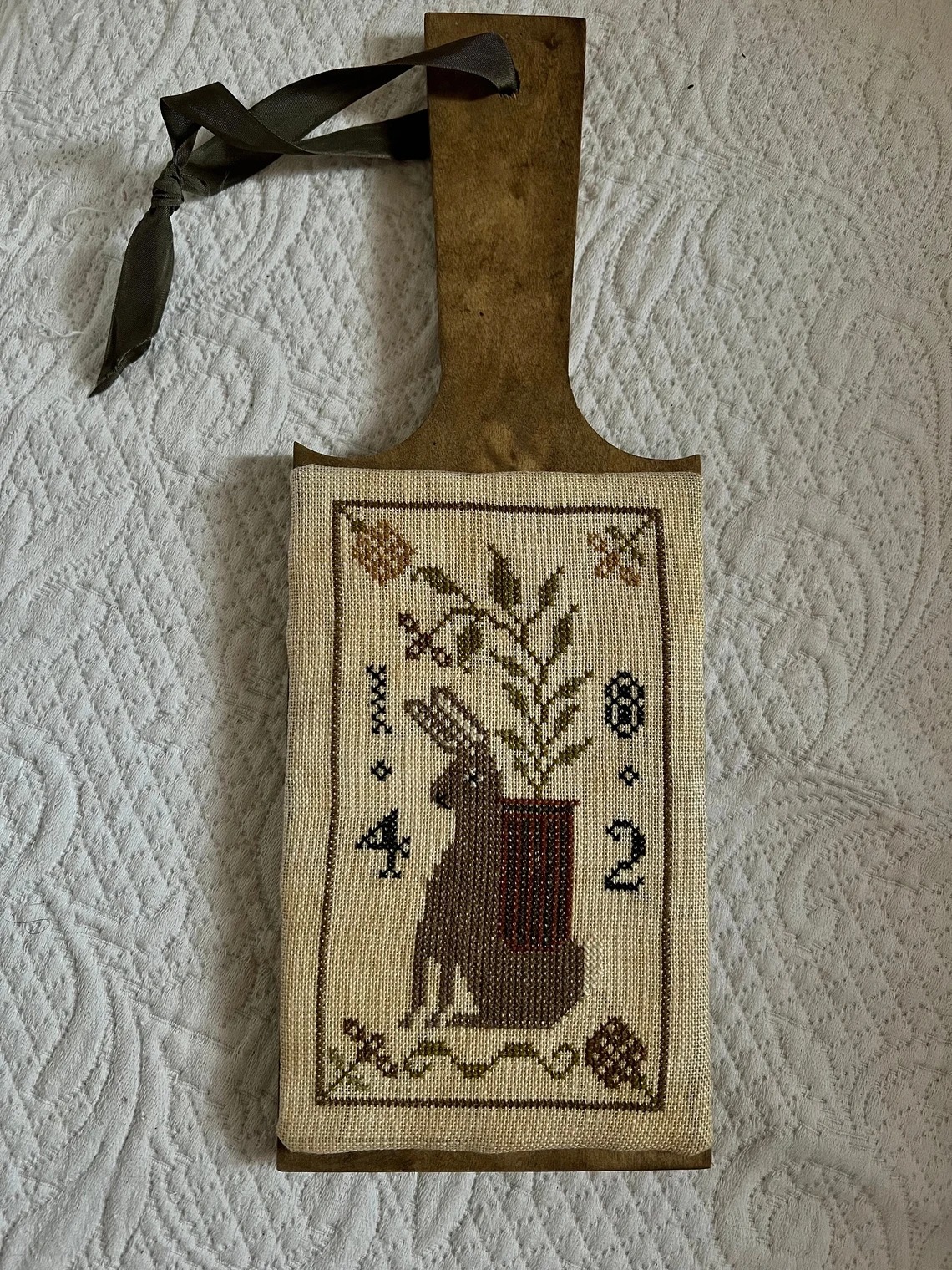 1842 Folk Rabbit - Cross Stitch Pattern