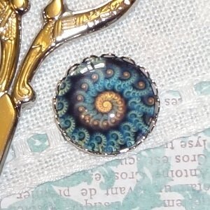 Blue Spiral Needle Minder