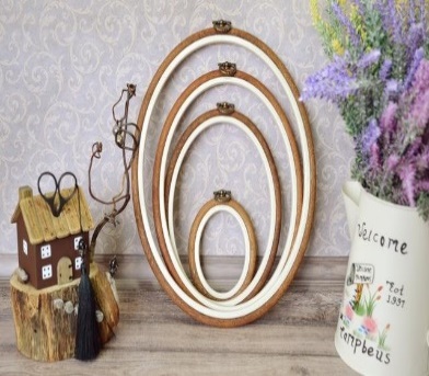 Nurge Plastic Embroidery Oval Flexi Hoop - 4.5" x 6"