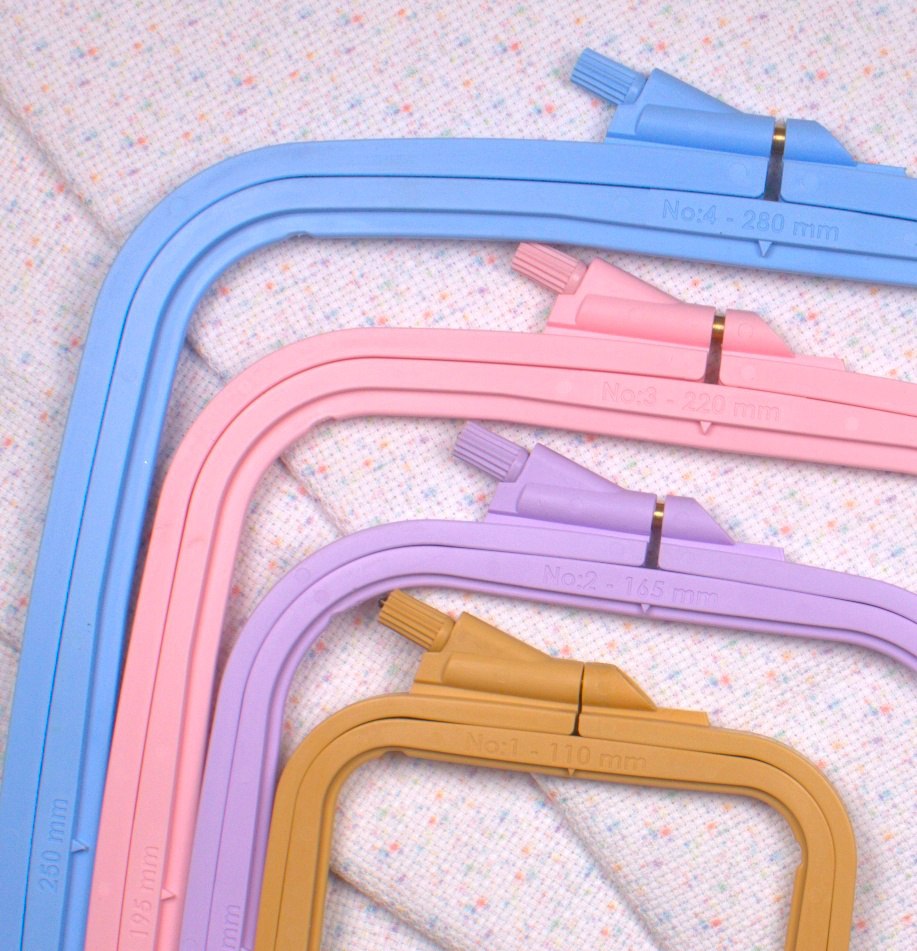 Nurge Plastic Embroidery Hoop - 9.8" x 11" Beige