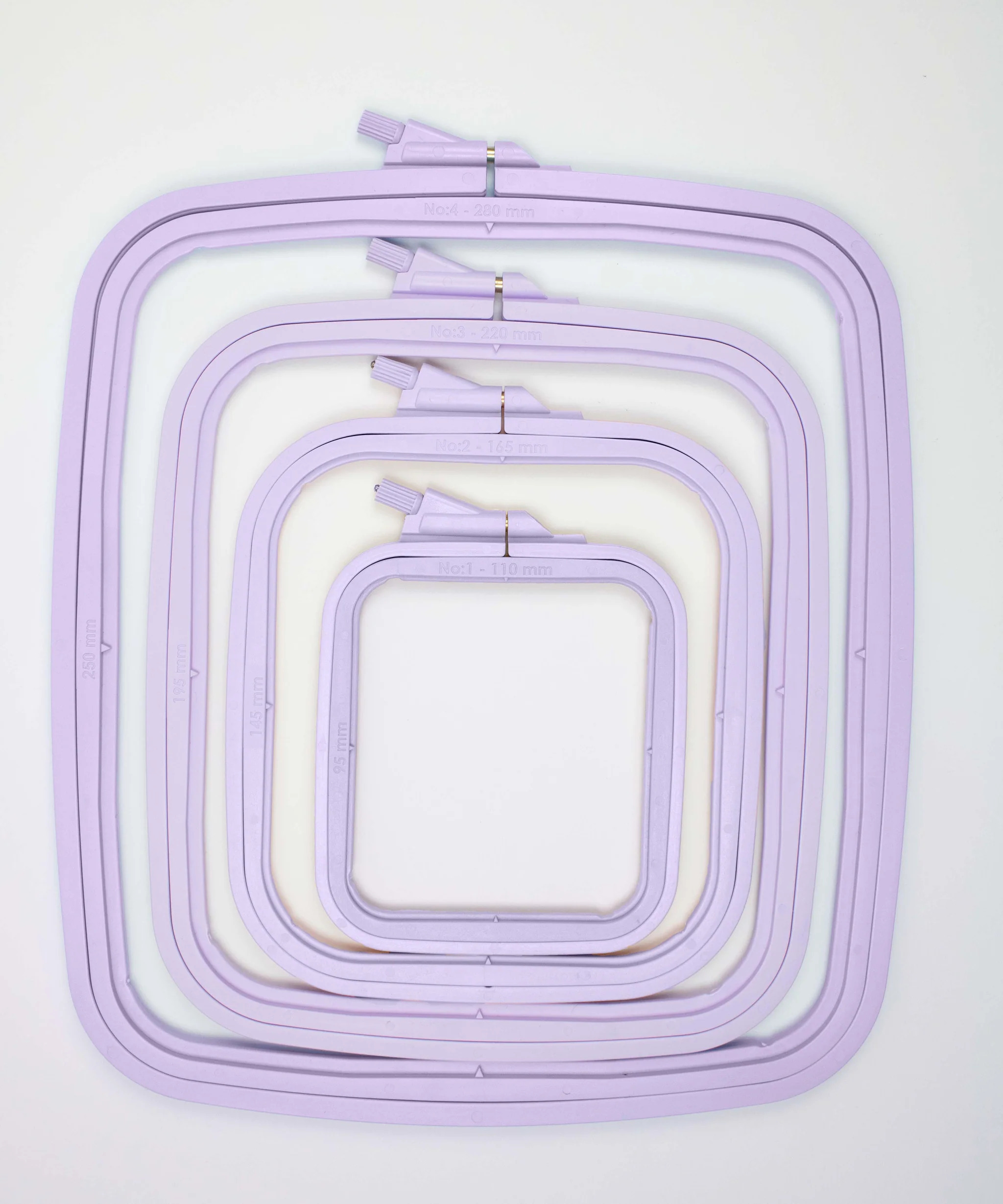 Nurge Plastic Embroidery Hoop - 9.8" x 11" Purple