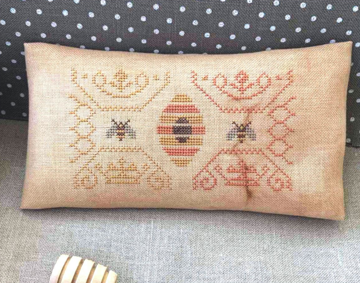 Bee Quaker -  Cross Stitch Pattern