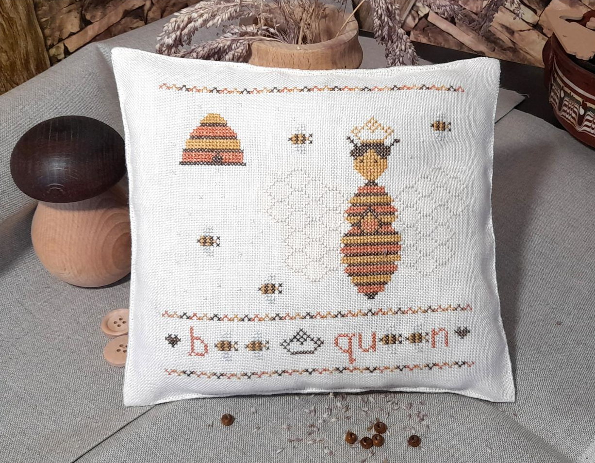 Bee Queen - PDF Cross Stitch Pattern