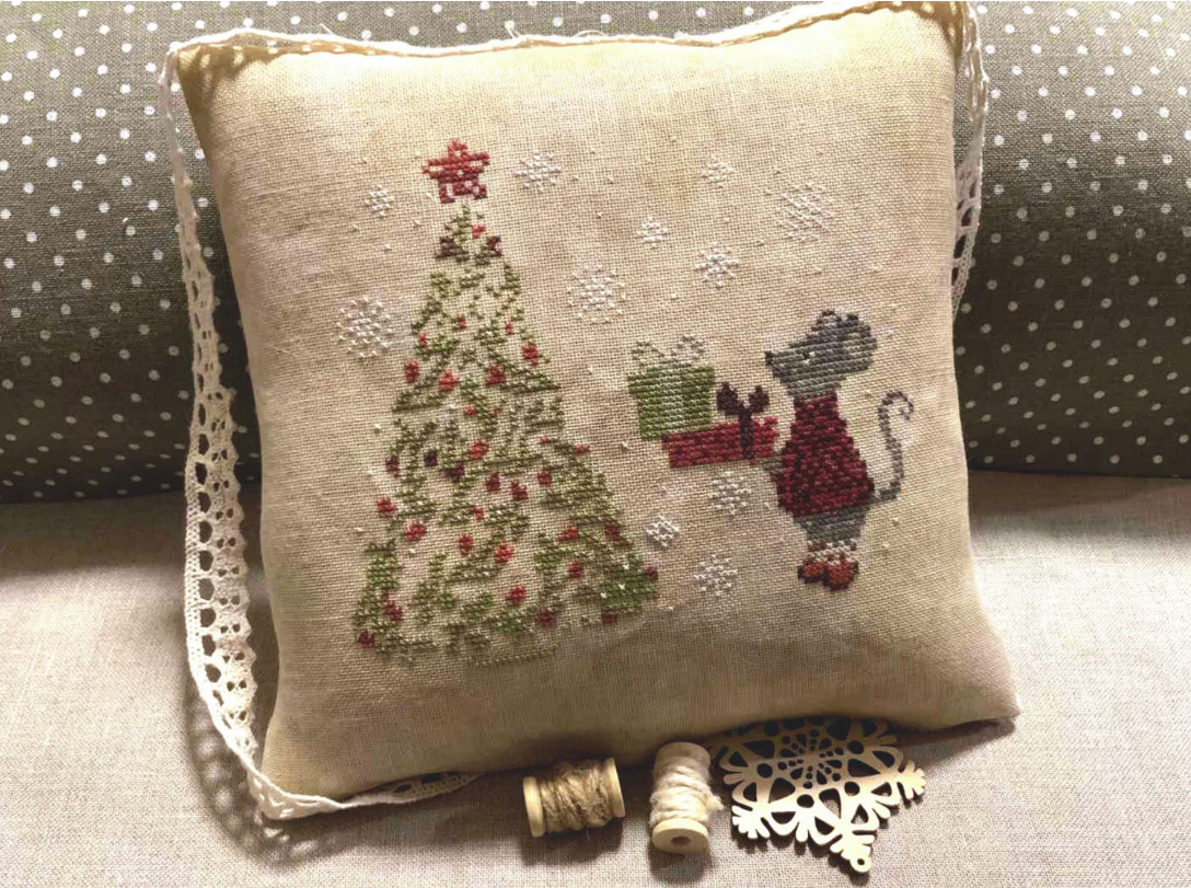 Christmas Mouse - PDF Cross Stitch Pattern