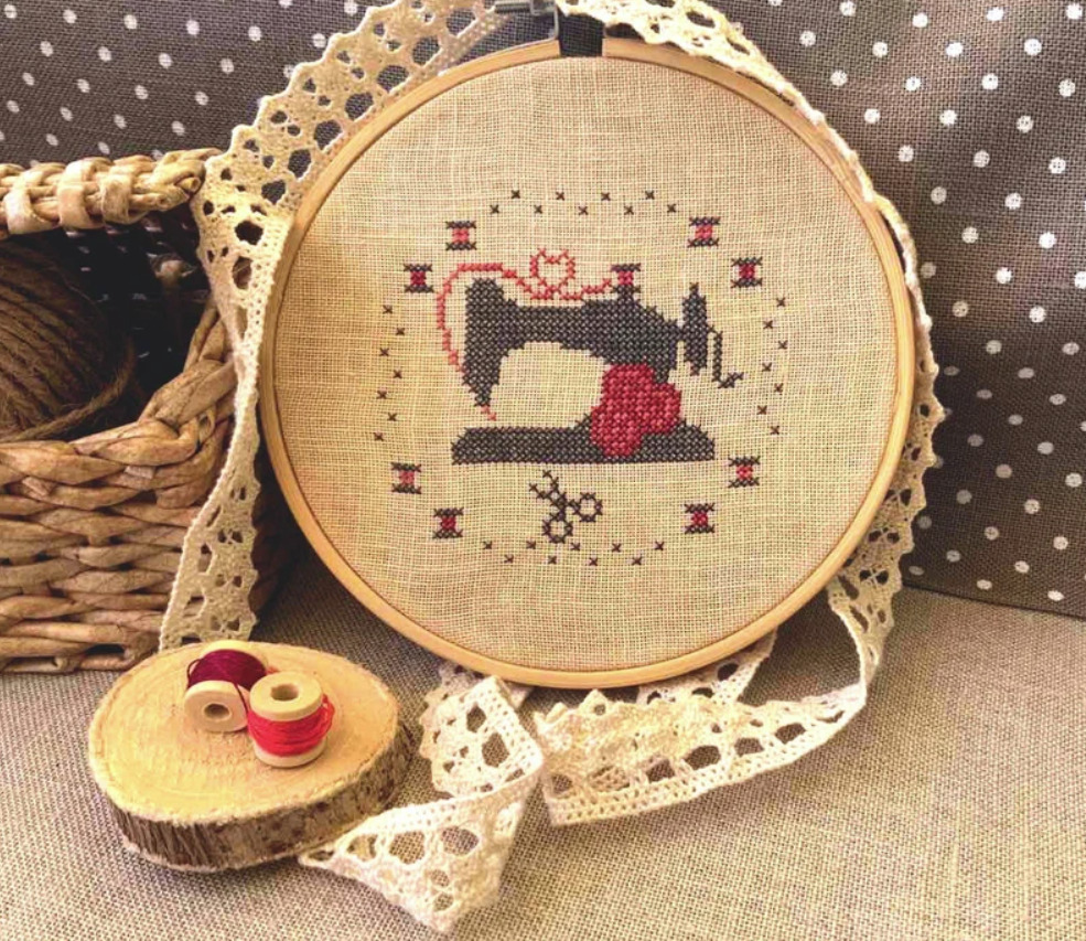 Sewing Quaker - PDF Cross Stitch Pattern