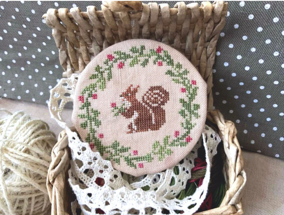 Squirrel Quaker II - PDF Cross Stitch Pattern