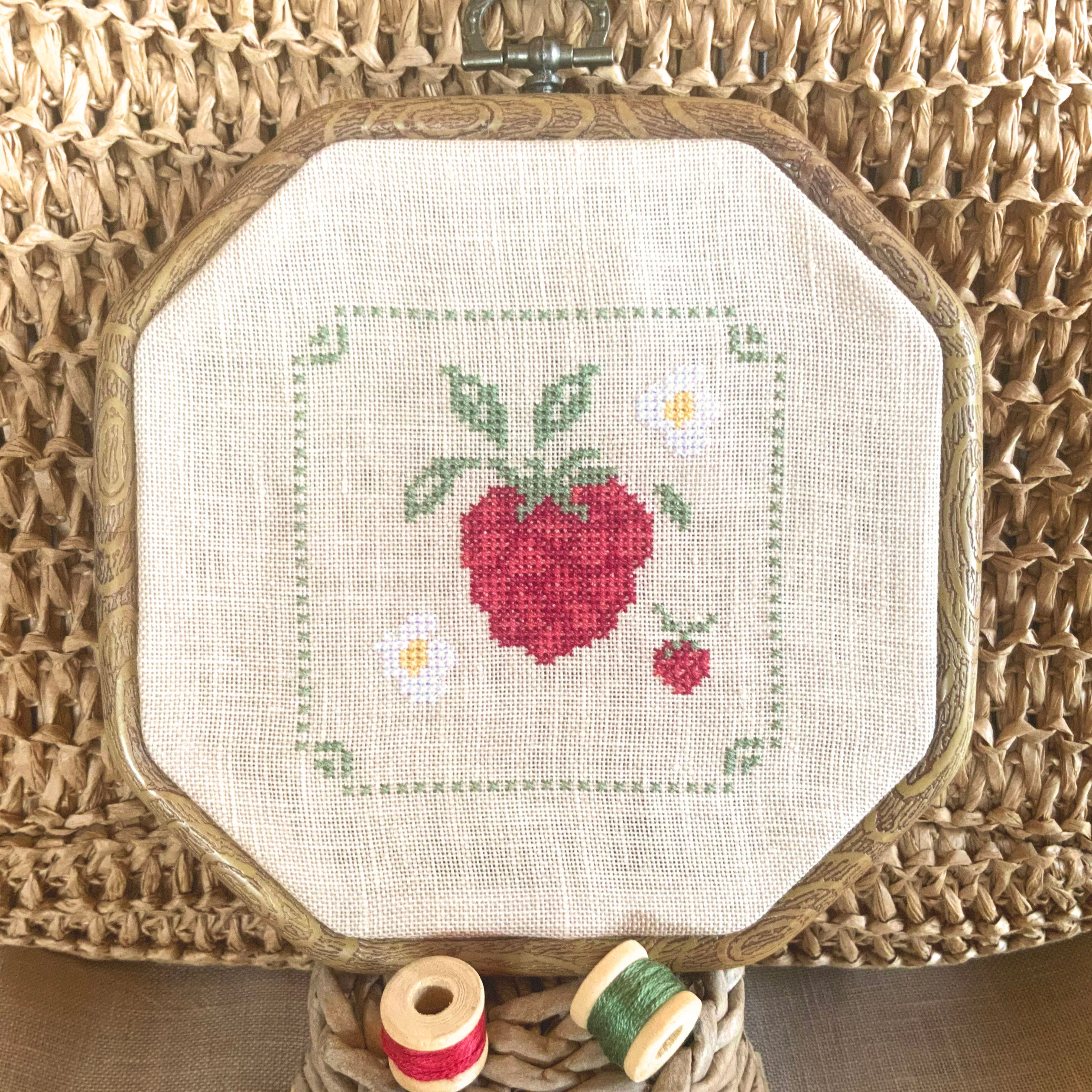 Sweet Raspberries - Cross Stitch Pattern