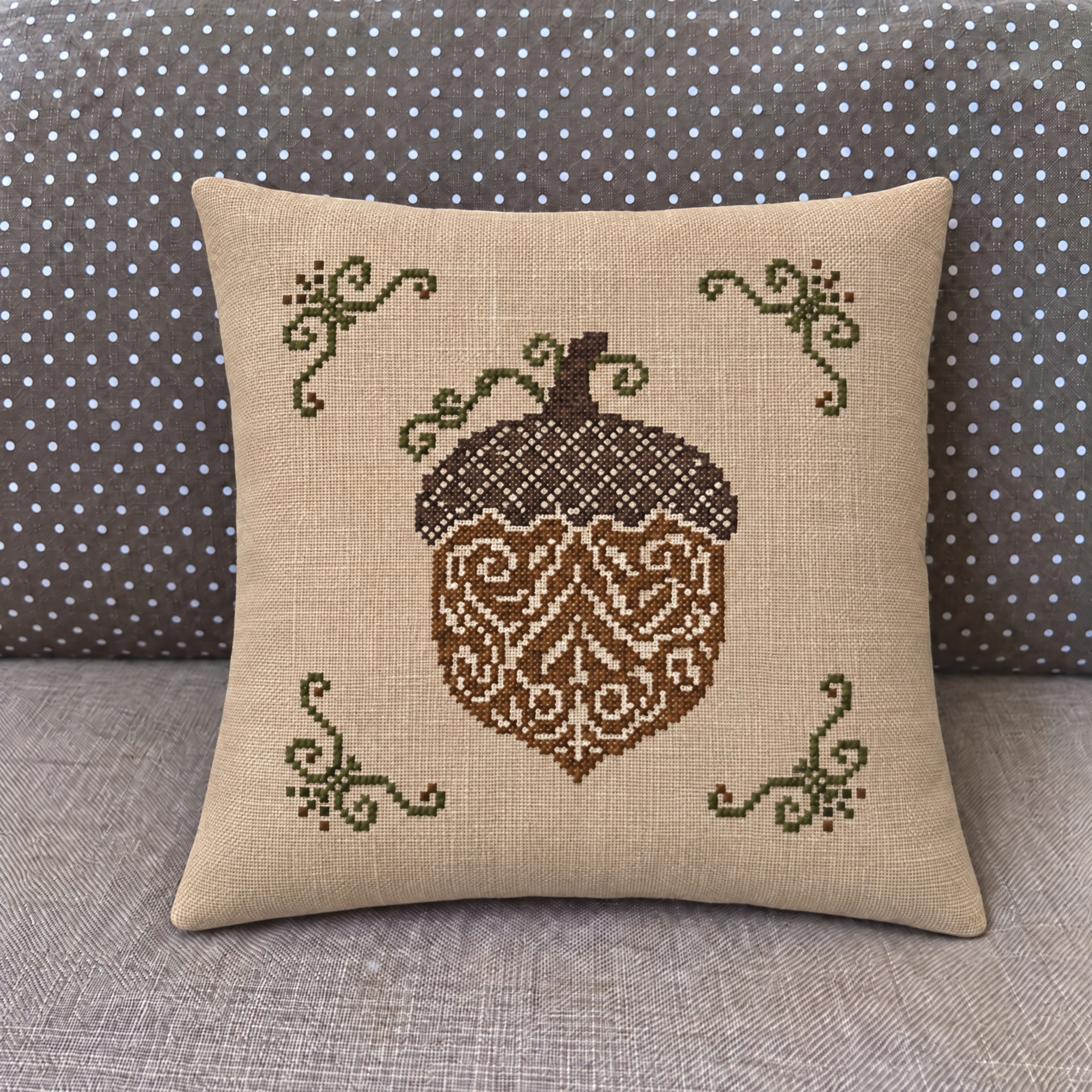 Decorative Acorn - Cross Stitch Pattern, zoomed in. Select this picture to zoom back out.