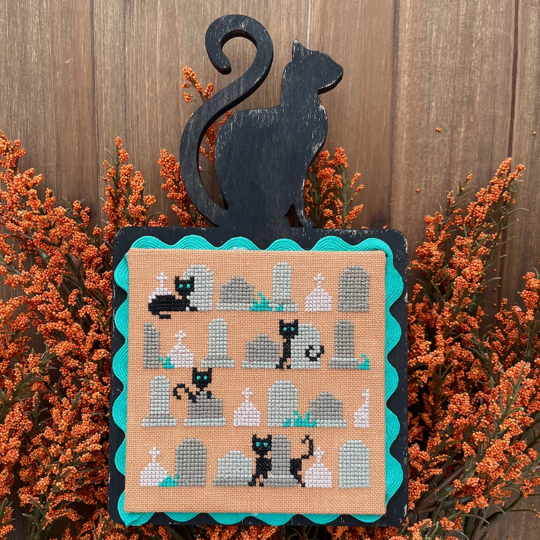 Cats in the Graveyard - Halloween Cross Stitch Pattern