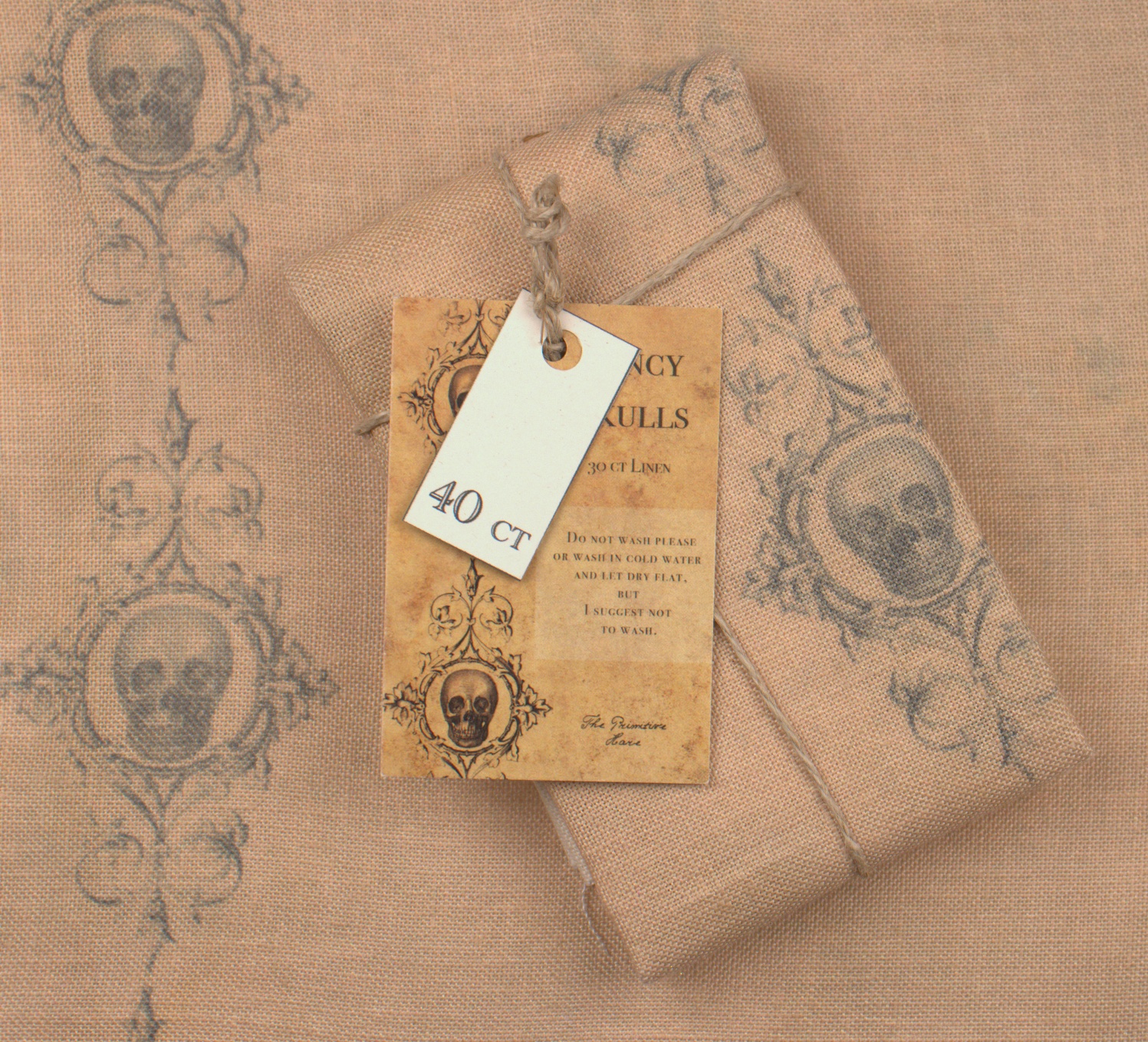 40 Count Fancy Skulls Linen Standard Cut