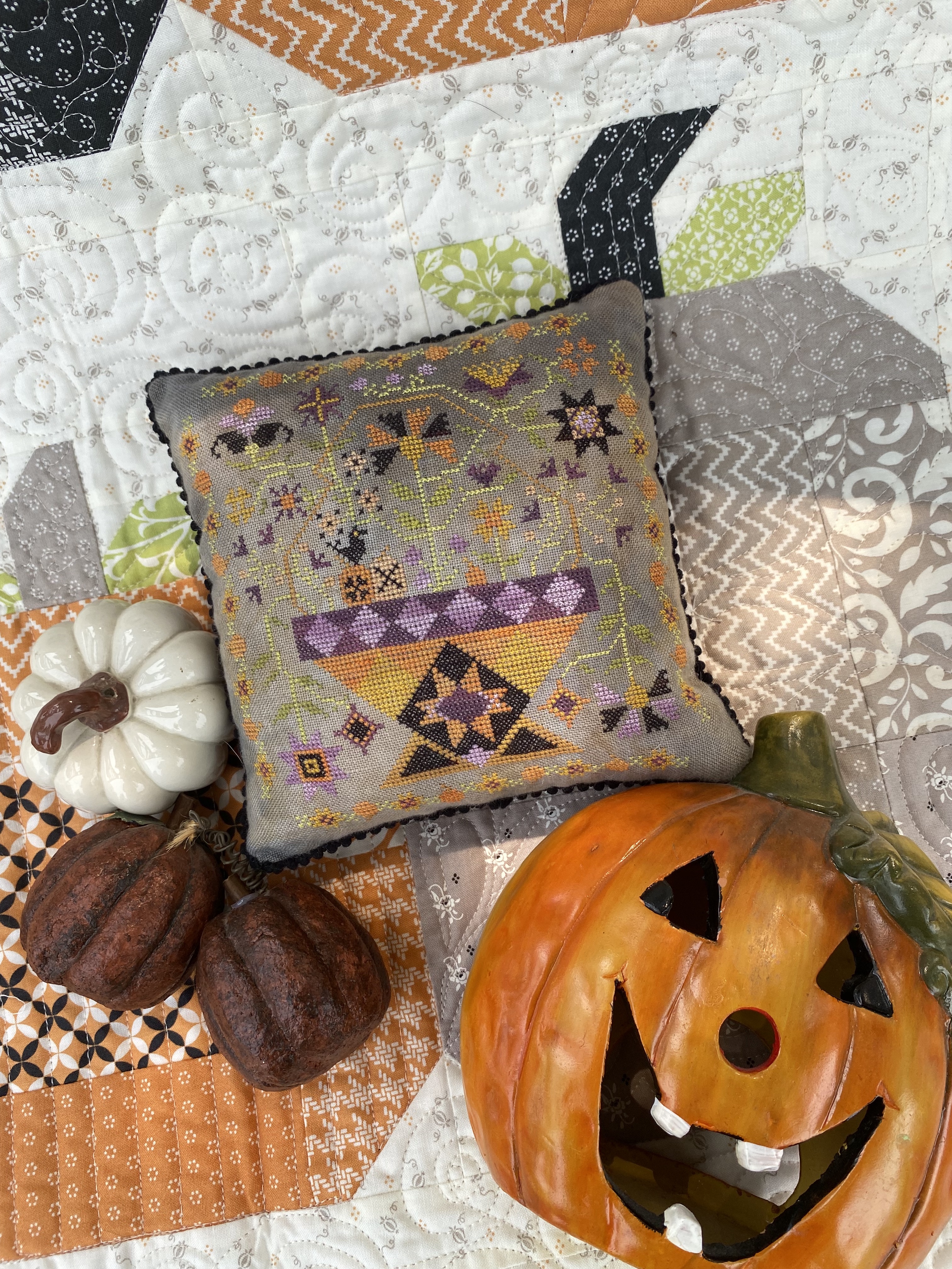 Betsy's Halloween Basket - Cross Stitch Pattern