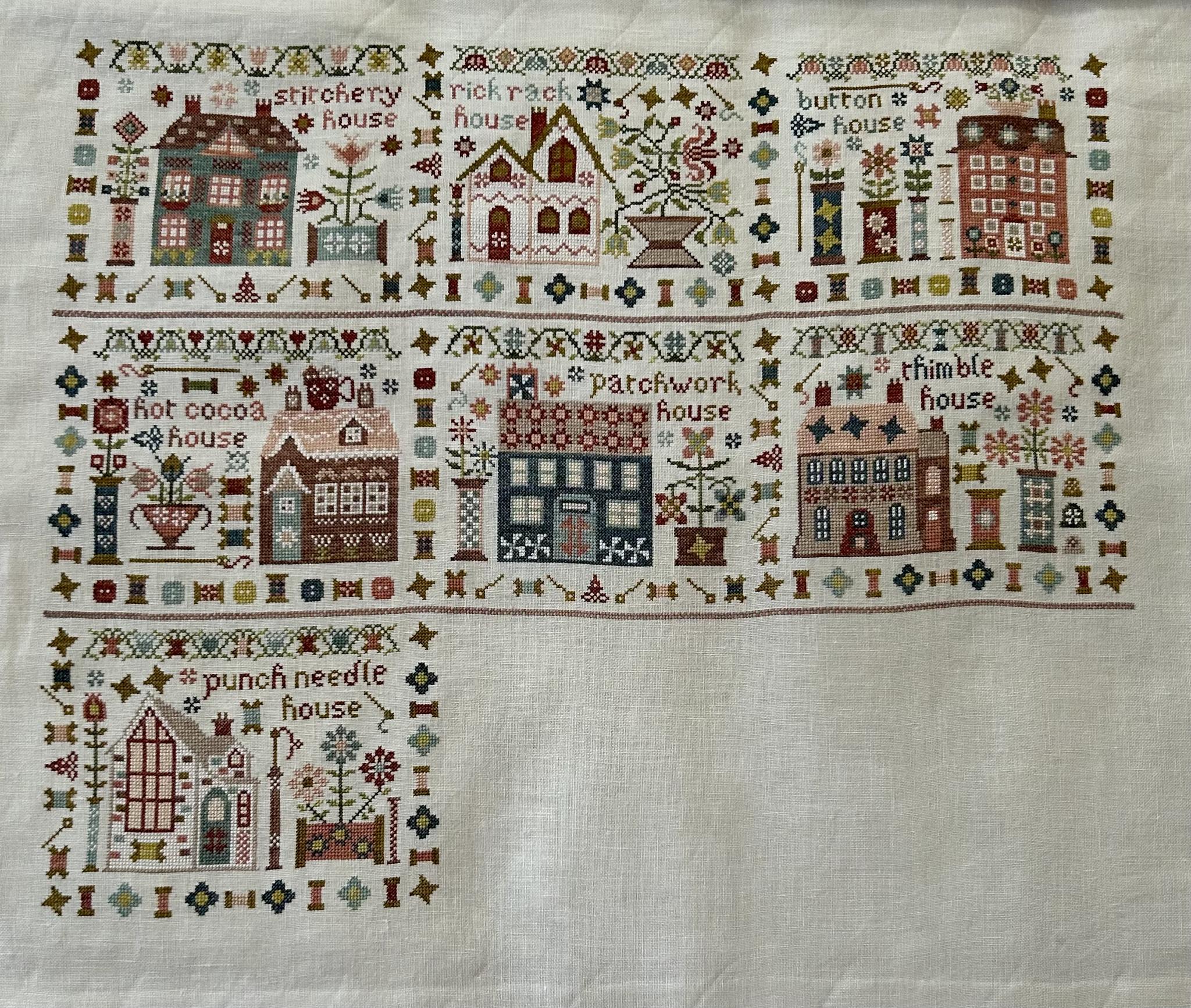 Houses on Stitchery Lane: Punch Needle House - Pattern, different perspective #1, zoomed in. Select this picture to zoom back out.