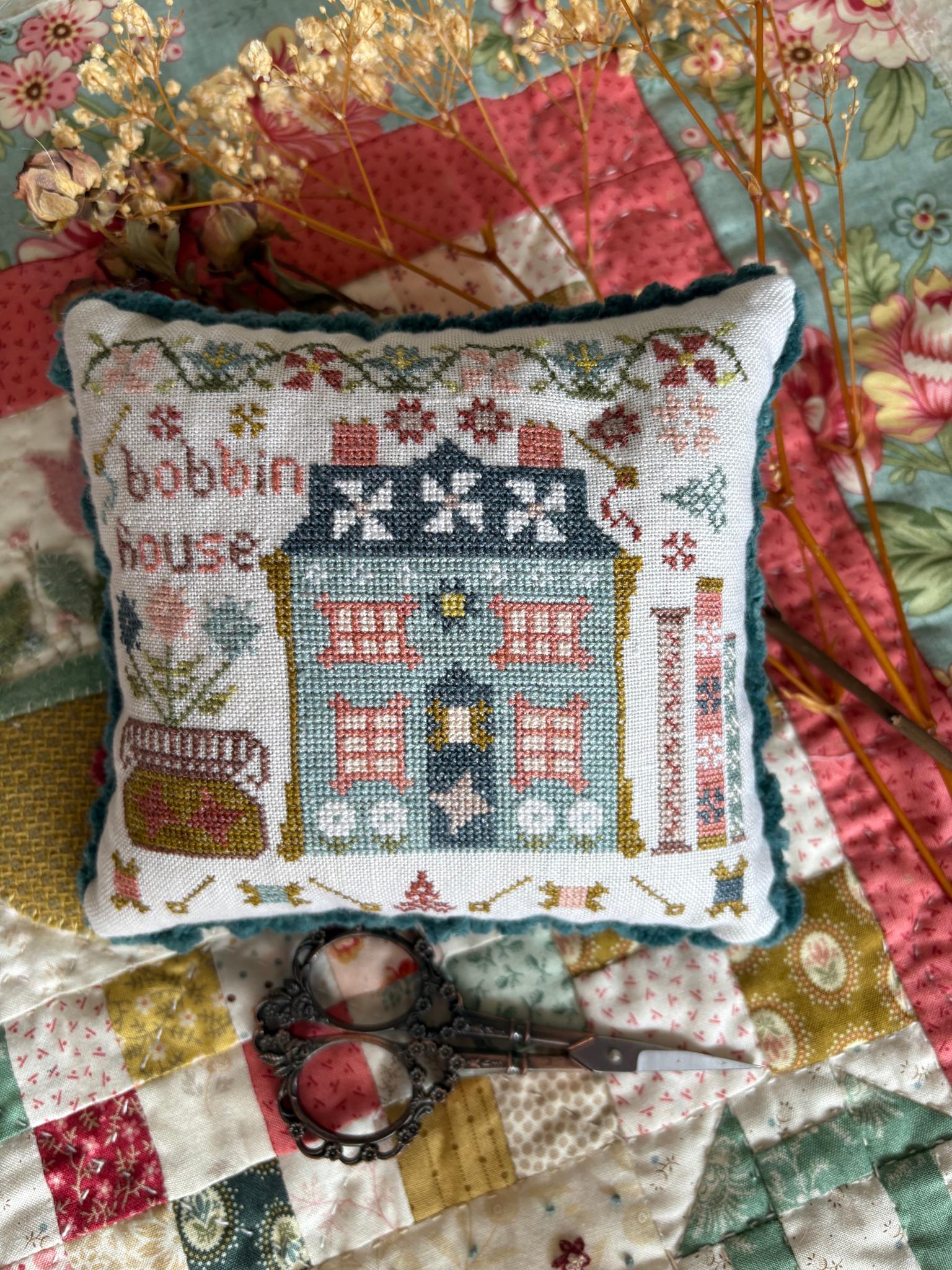 Houses on Stitchery Lane: Bobbin House - Cross Stitch, zoomed in. Select this picture to zoom back out.