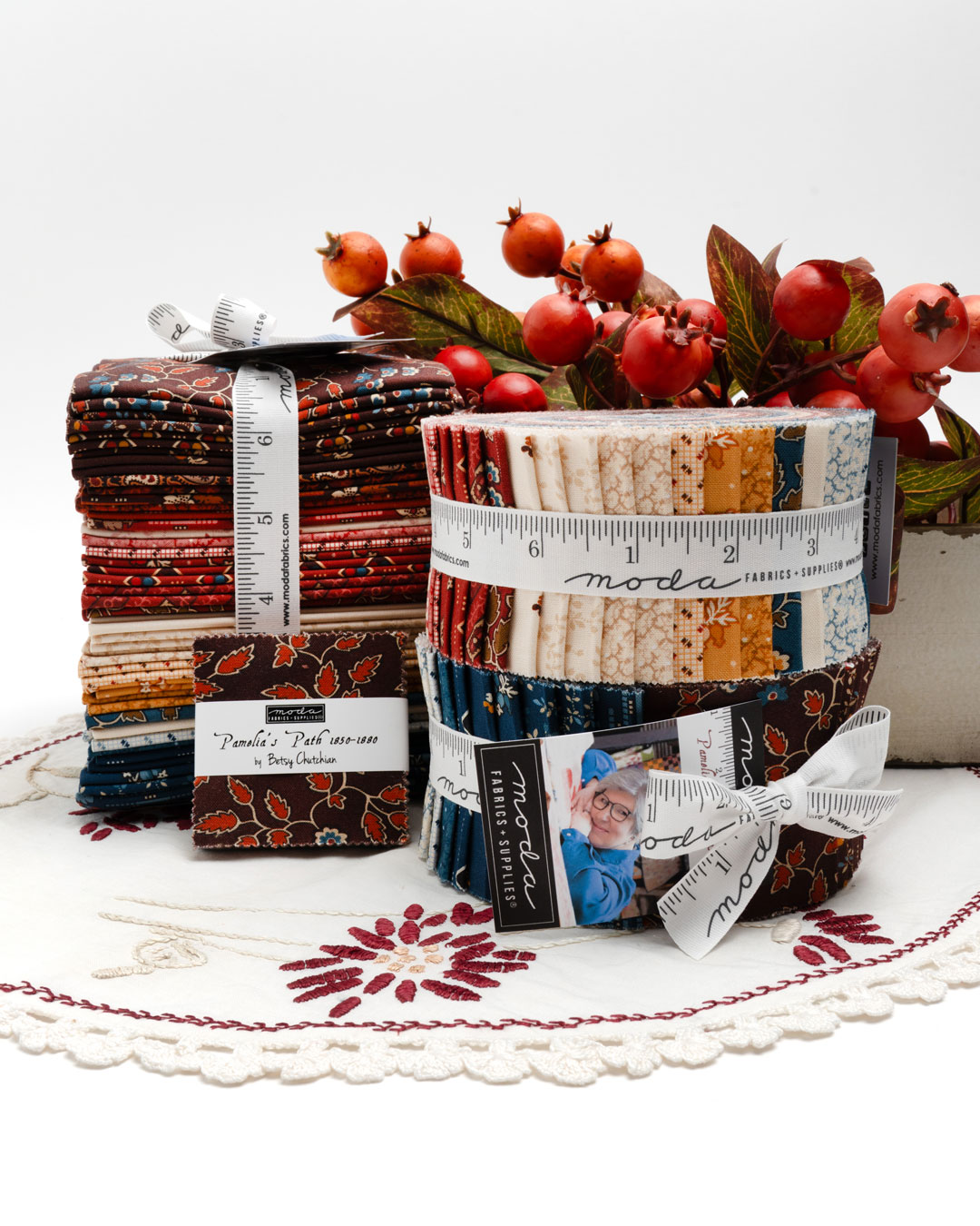 Pamelias Path Buds Indigo - Quilt Fabric