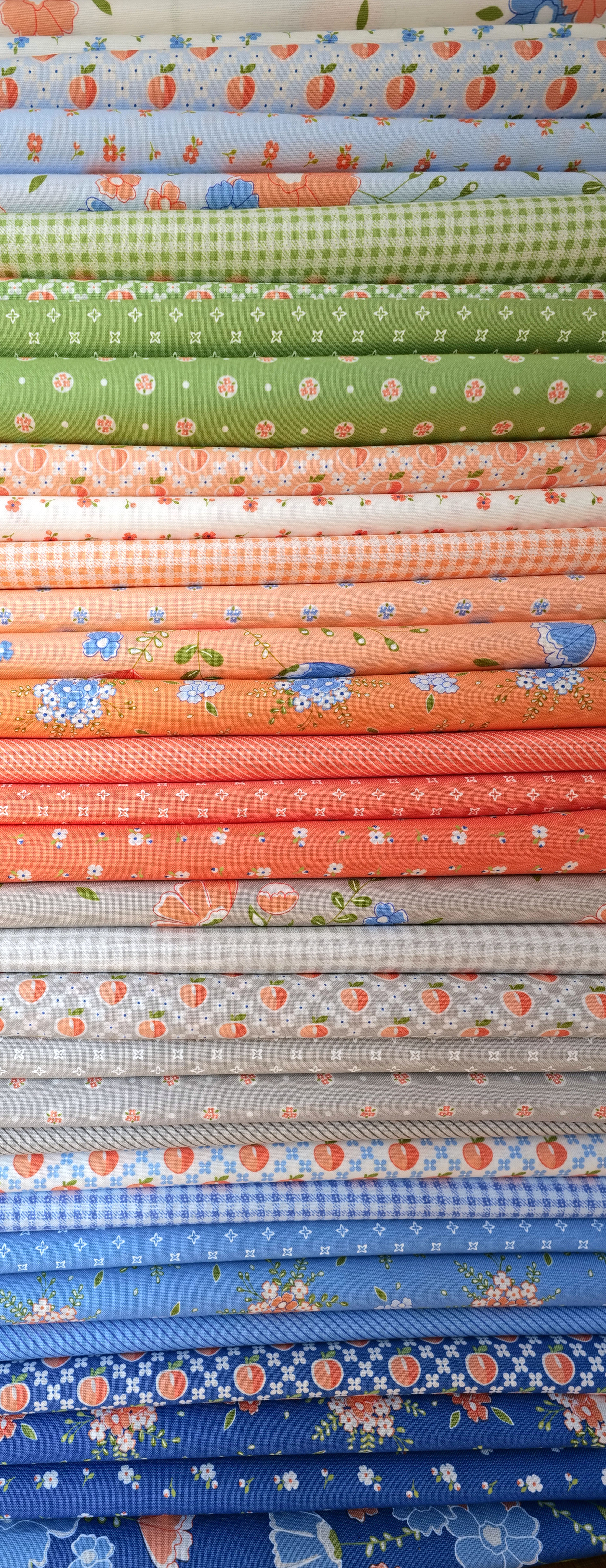 Peachy Keen Grey - Peaches Novelty Peaches - Quilt Fabric