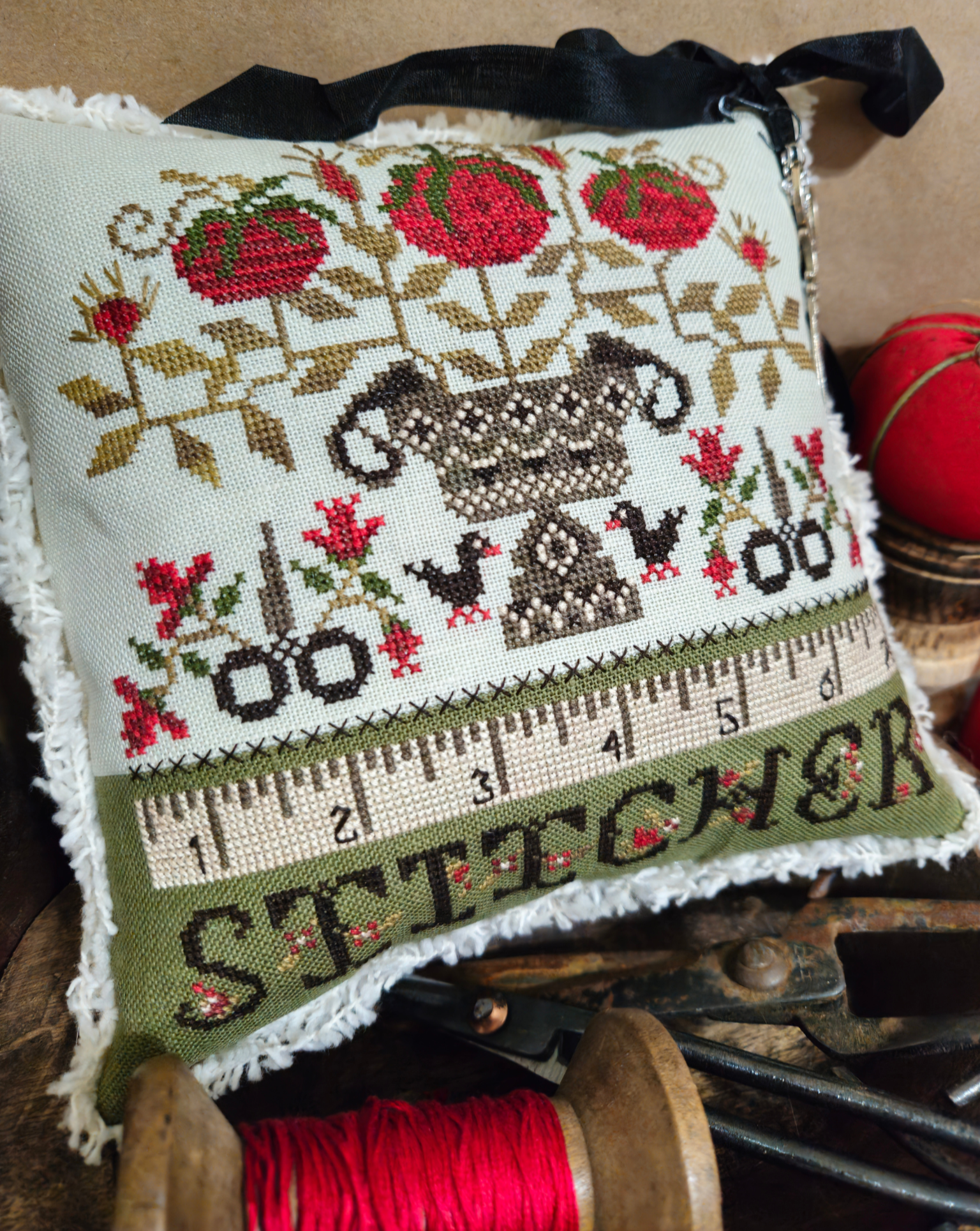 Stitcher Urn - Cross Stitch Pattern