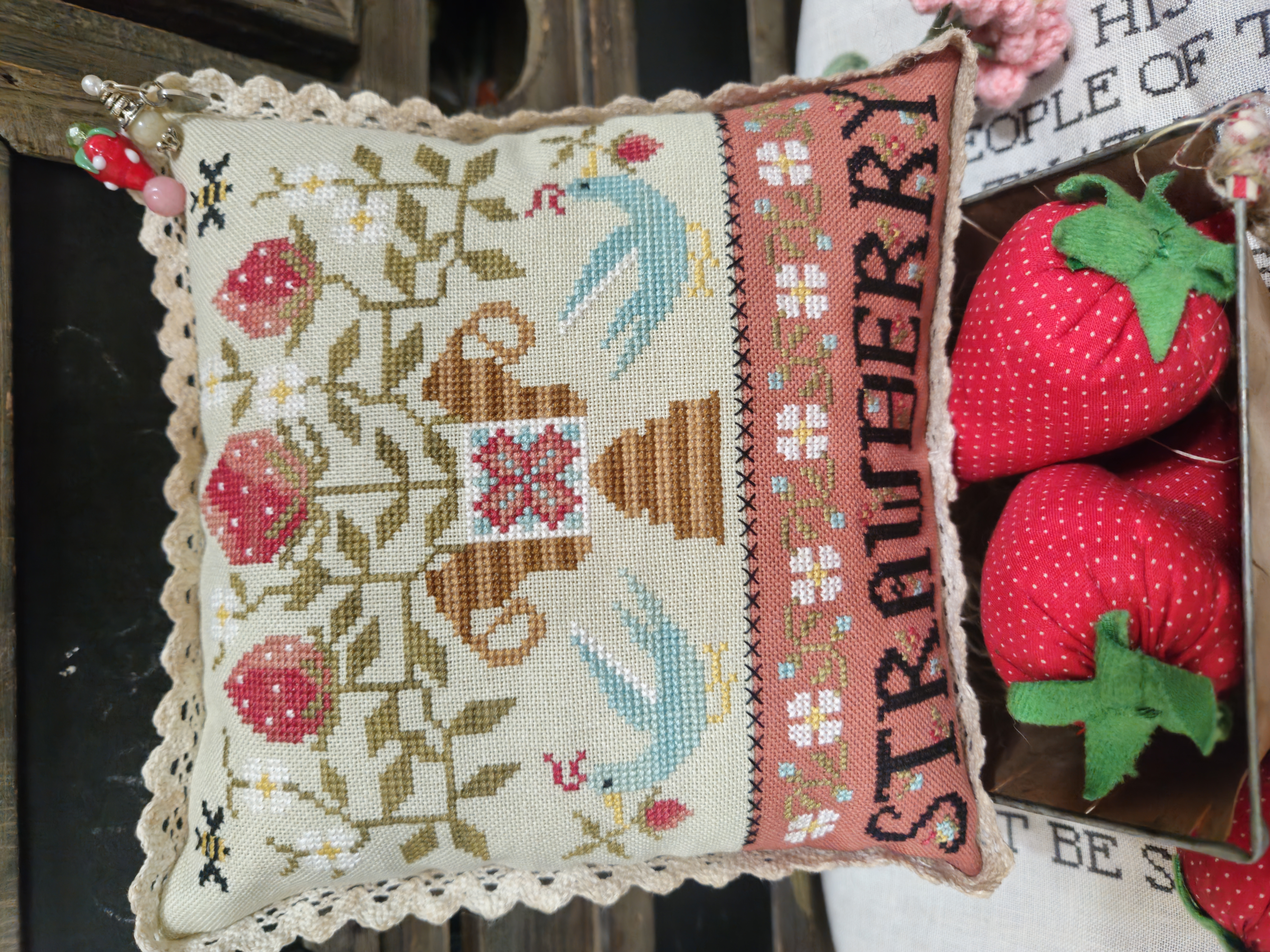 Strawberry Urn - Cross Stitch Pattern