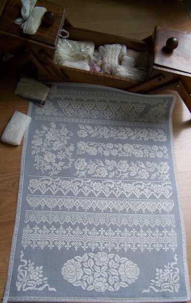 Roses Blanches - Cross Stitch Pattern