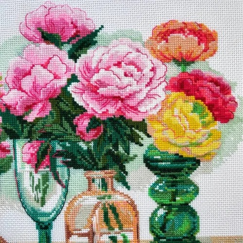 Flower Symphony - Cross Stitch Kit, different perspective #2, zoomed in. Select this picture to zoom back out.