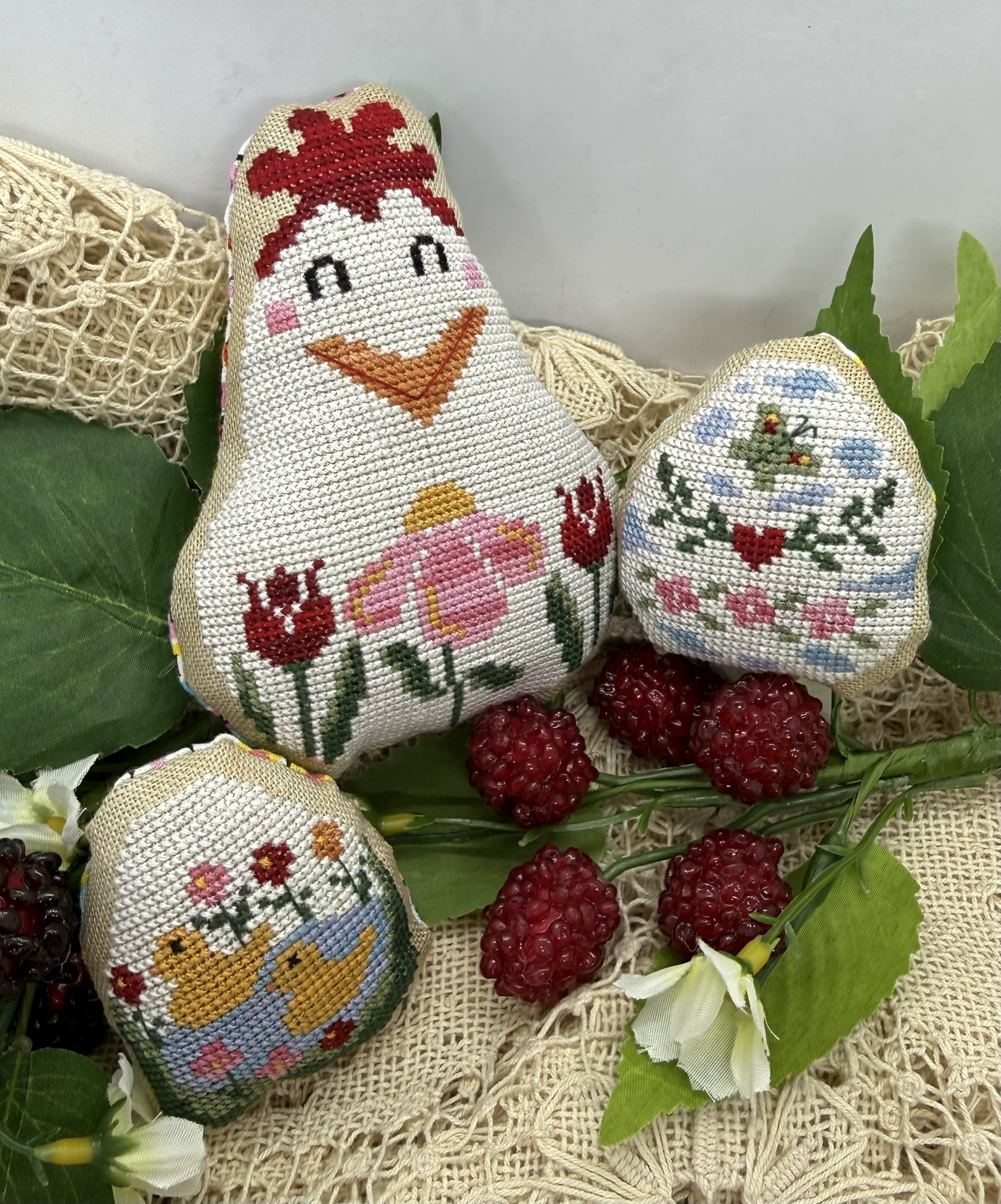 Hen & Eggs - Mommy & Cubs - Cross Stitch Pattern