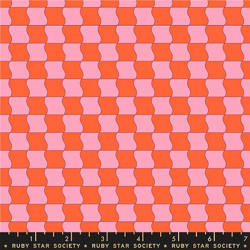 Sugar Cone 2 Checkered Florida - Quilt Fabric, zoomed in. Select this picture to zoom back out.