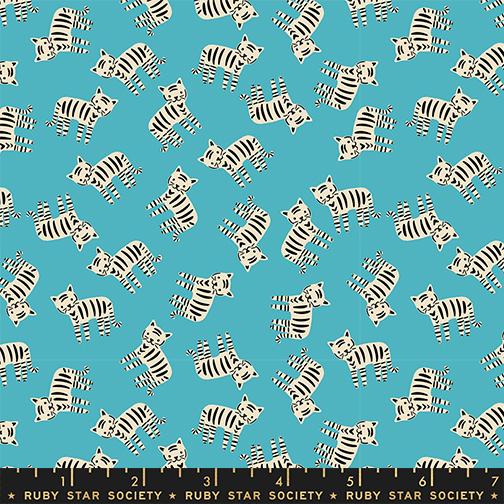 1 800 Calico Tiger Wave - Quilt Fabric, zoomed in. Select this picture to zoom back out.