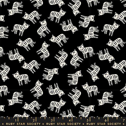 1 800 Calico Tiger Black - Quilt Fabric, zoomed in. Select this picture to zoom back out.