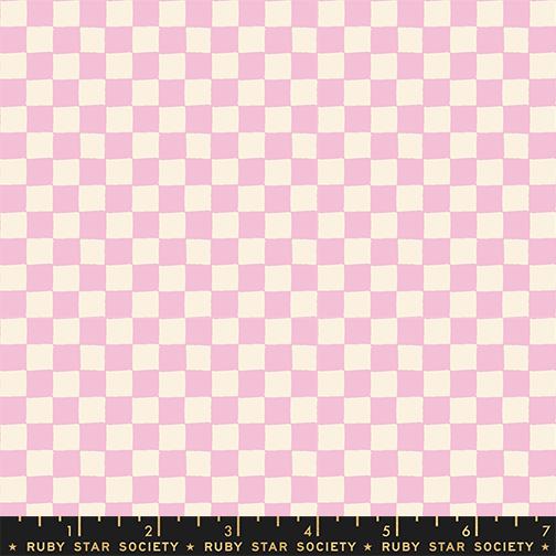 1 800 Calico Checkered Peony - Quilt Fabric, zoomed in. Select this picture to zoom back out.