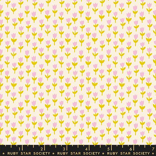 1 800 Calico Floral Natural - Quilt Fabric, zoomed in. Select this picture to zoom back out.