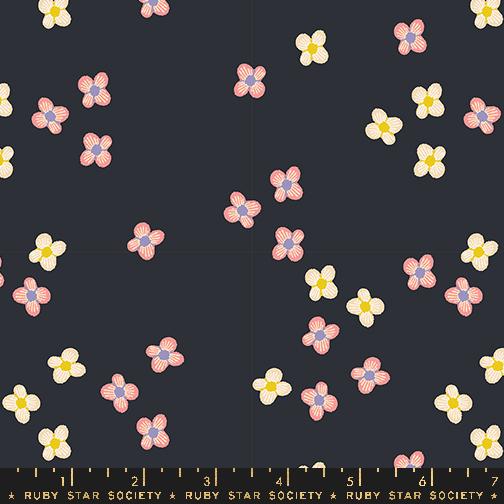 Favorite Flowers Blossom - Soft Black - Quilt Fabric