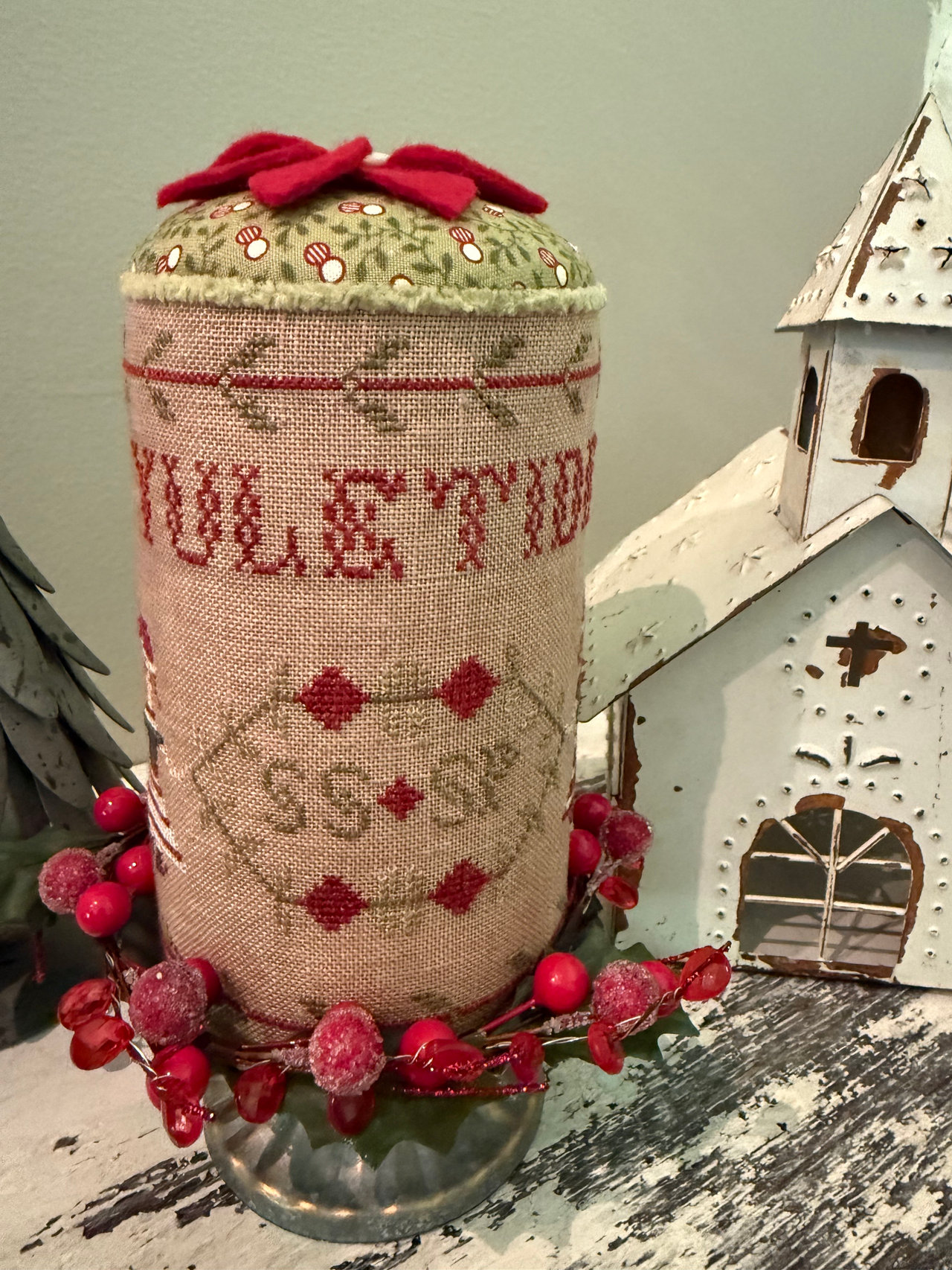 Yuletide - Christmas Cross Stitch Pattern