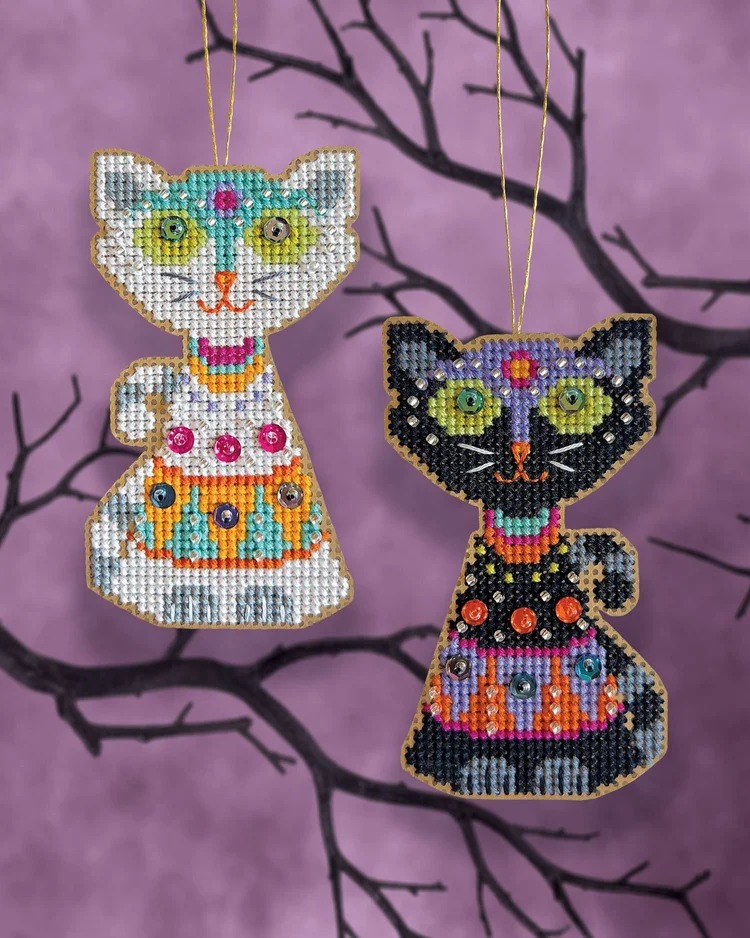 Boo'tiques Cats - Halloween Cross Stitch Kit
