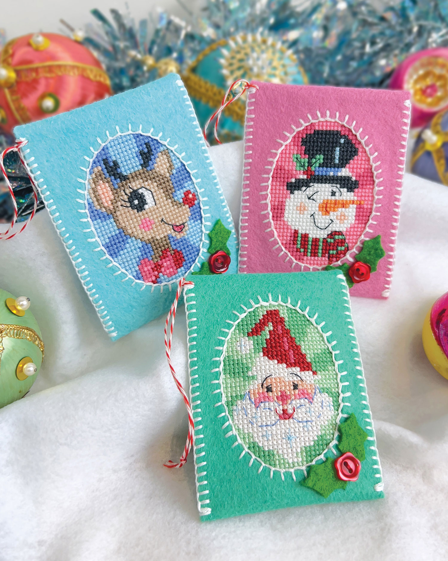 Christmas Cameos - Cross Stitch Pattern
