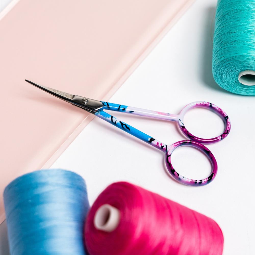Singer Curved Embroidery Scissors - Pastel 4"
