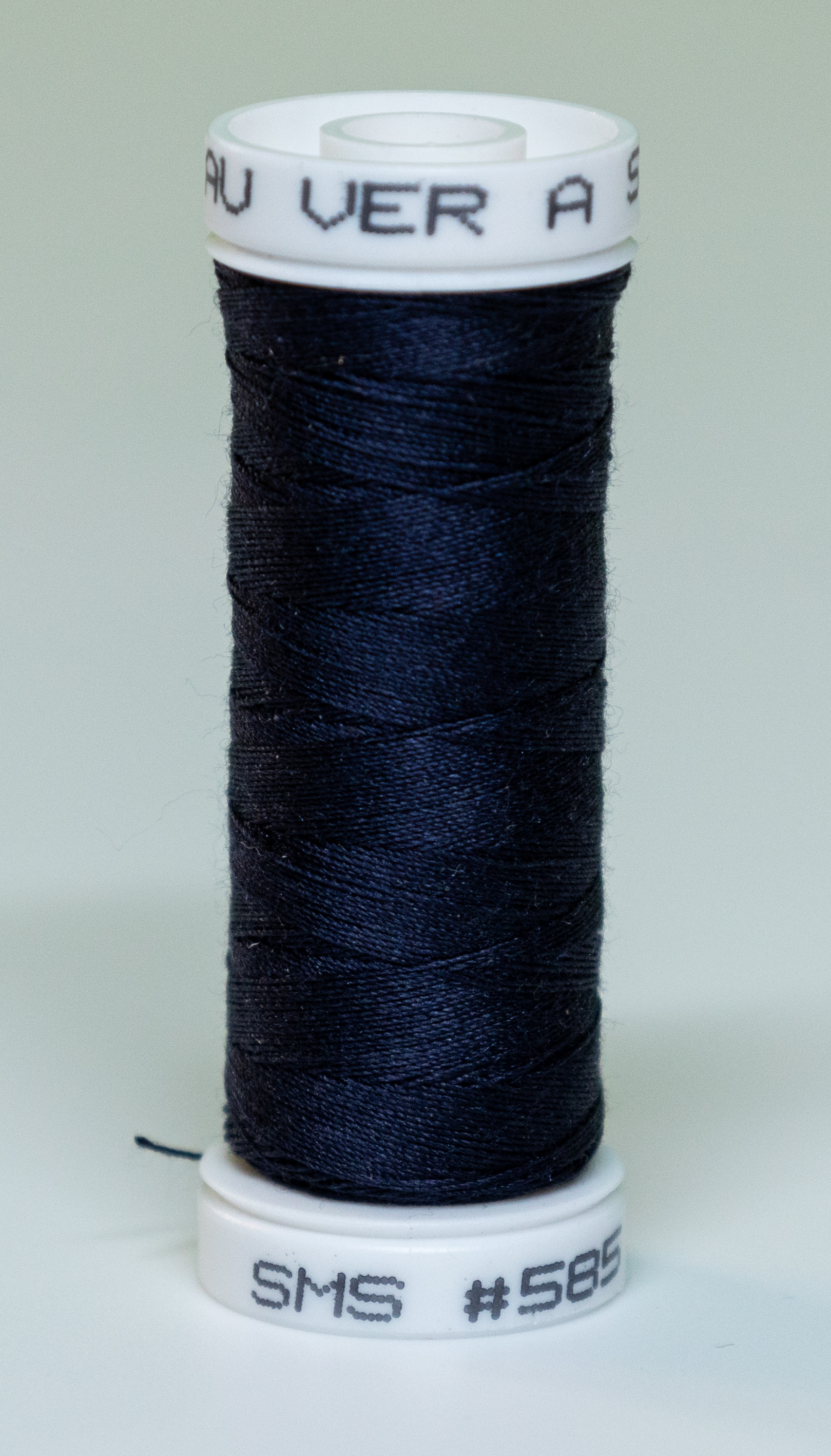 Au Ver A Soie - Silk 100/3 - 585