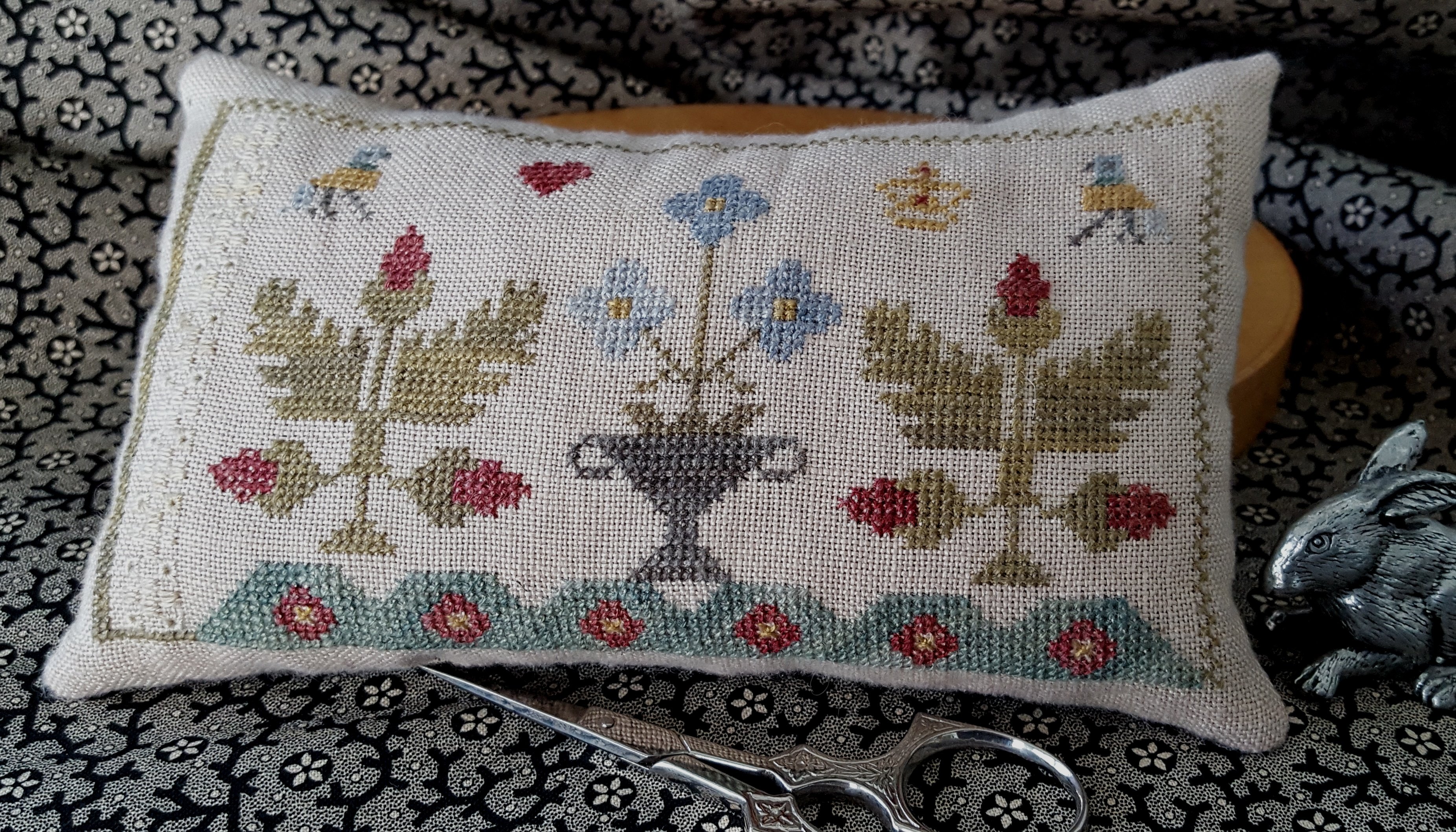 1726 Garden Pinkeep Kit - Cross Stitch Kit