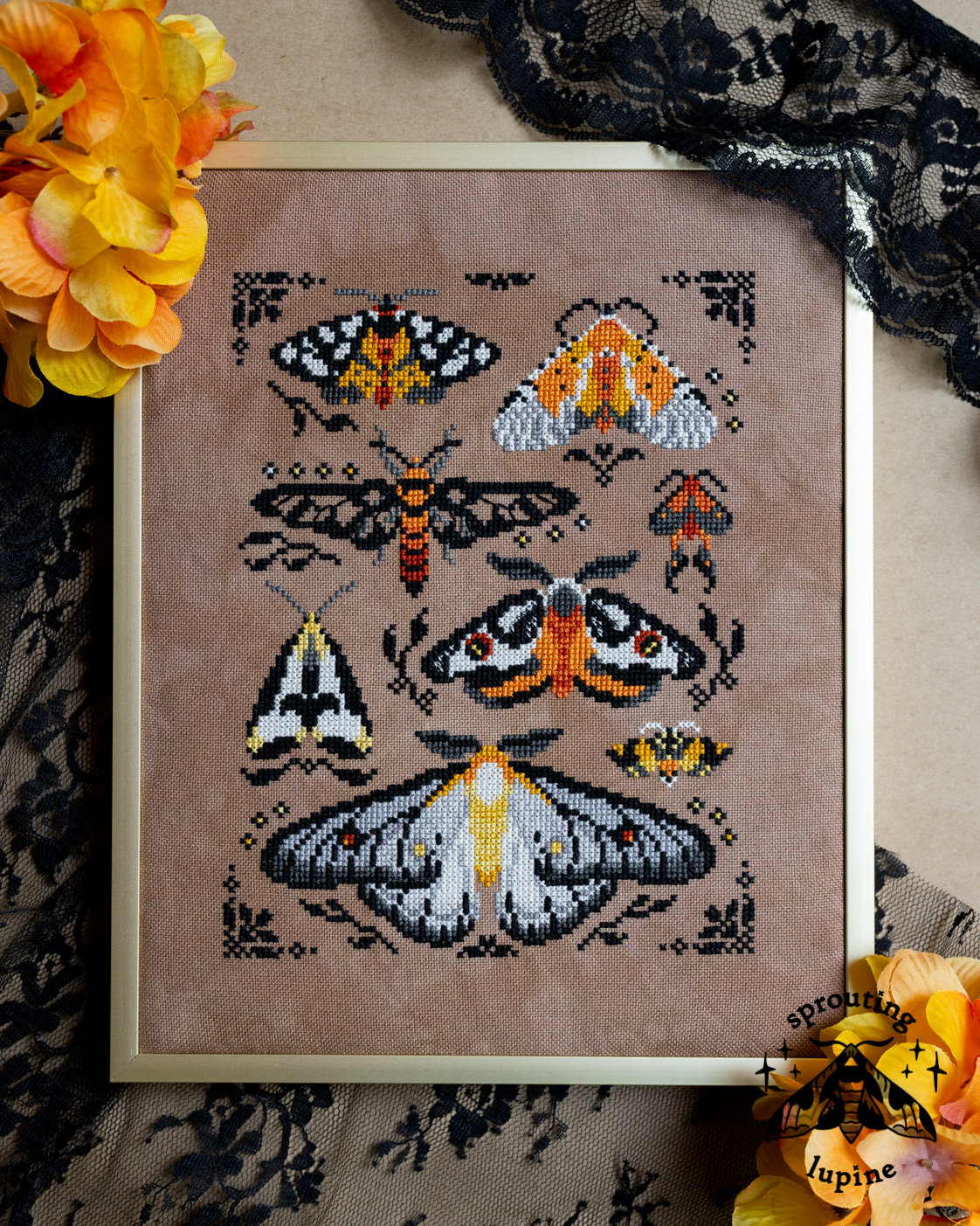 Ochre Wings - Cross Stitch Pattern, zoomed in. Select this picture to zoom back out.