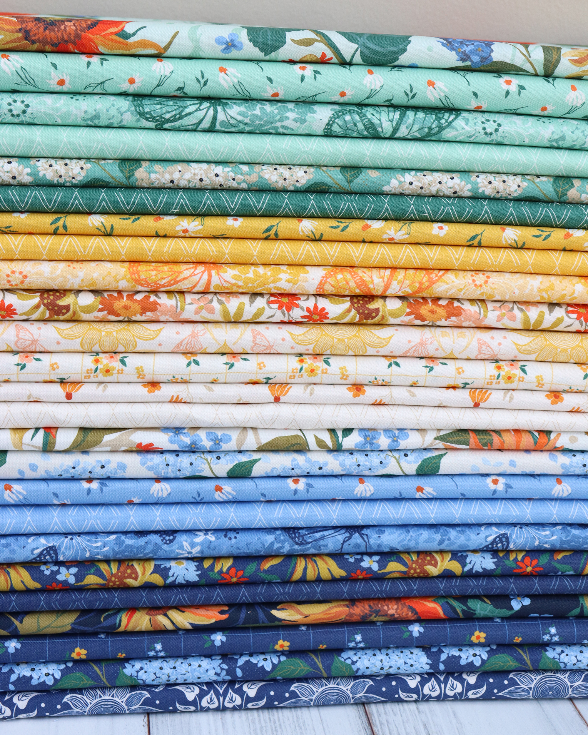 Sundance Sun Medallions Cloud - Quilt Fabric