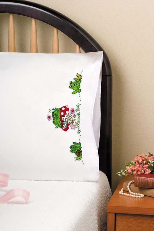 Toadly in Love - Pillowcase Embroidery Kit