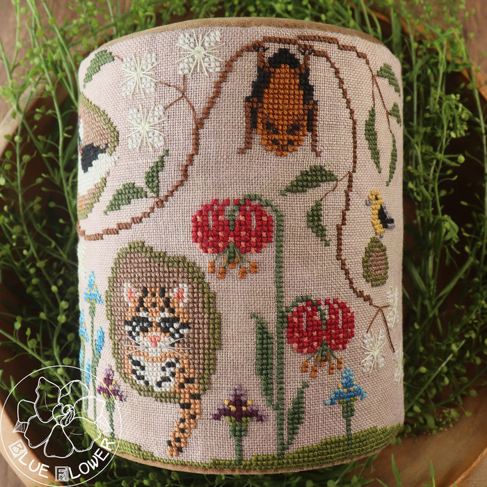 Trunk Town Summer - Cross Stitch Pattern, zoomed in. Select this picture to zoom back out.