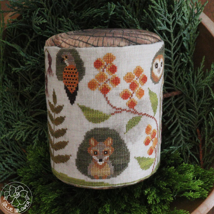 Trunk Town Autumn - Cross Stitch Pattern, zoomed in. Select this picture to zoom back out.