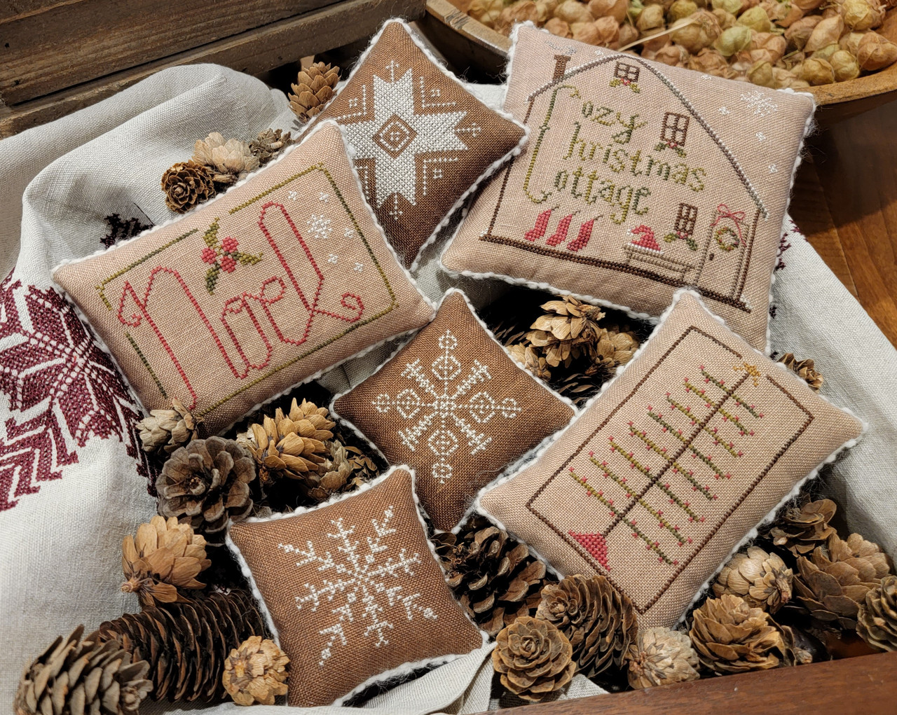 Cozy Christmas Cottage - Cross Stitch Pattern