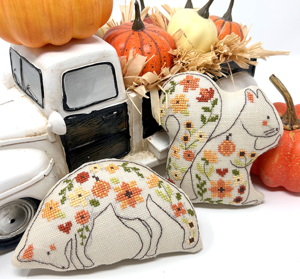 Autumn  Animal Pillows - Cross Stitch Pattern