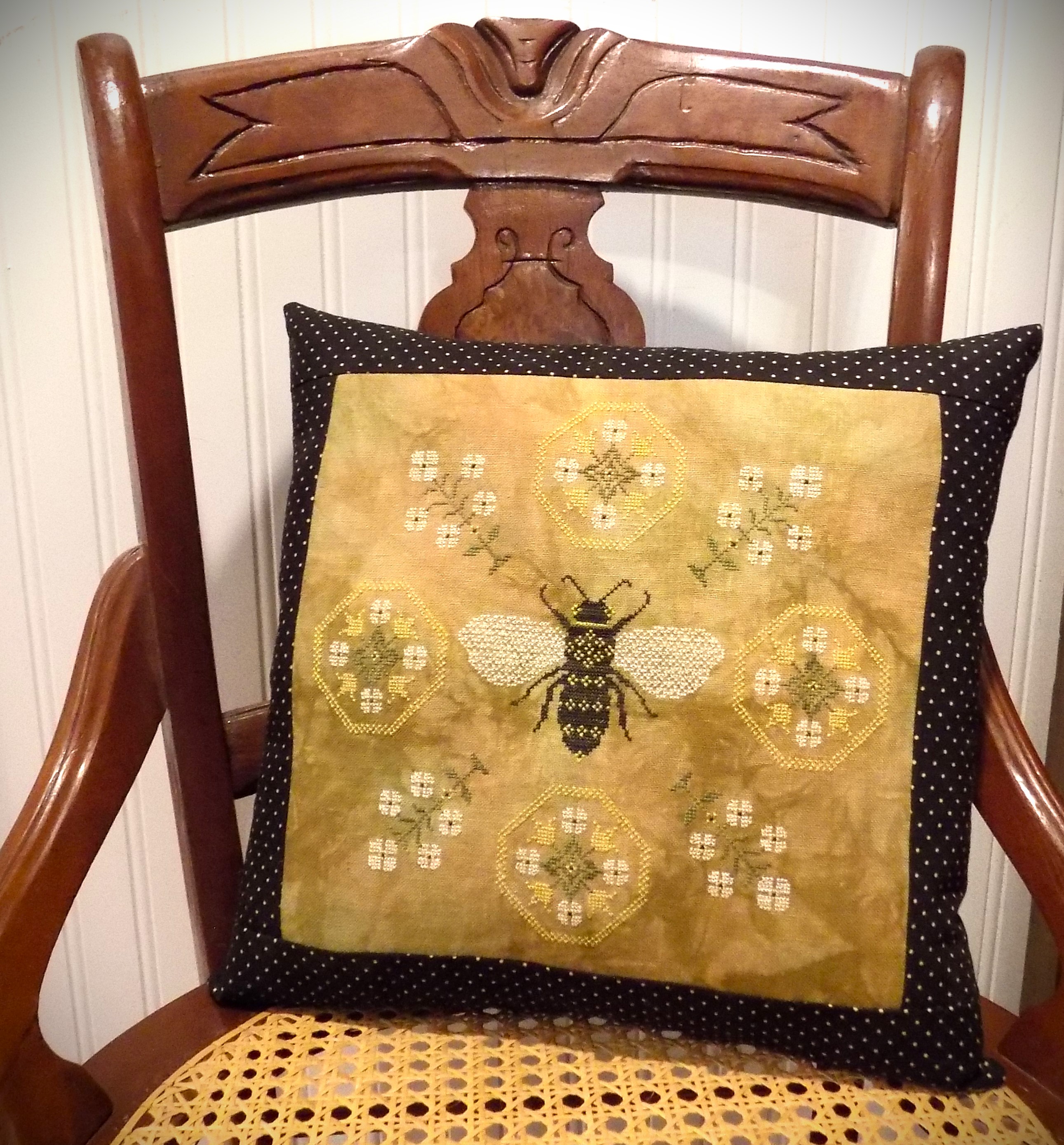 Polly Nator's Garden - Cross Stitch Pattern