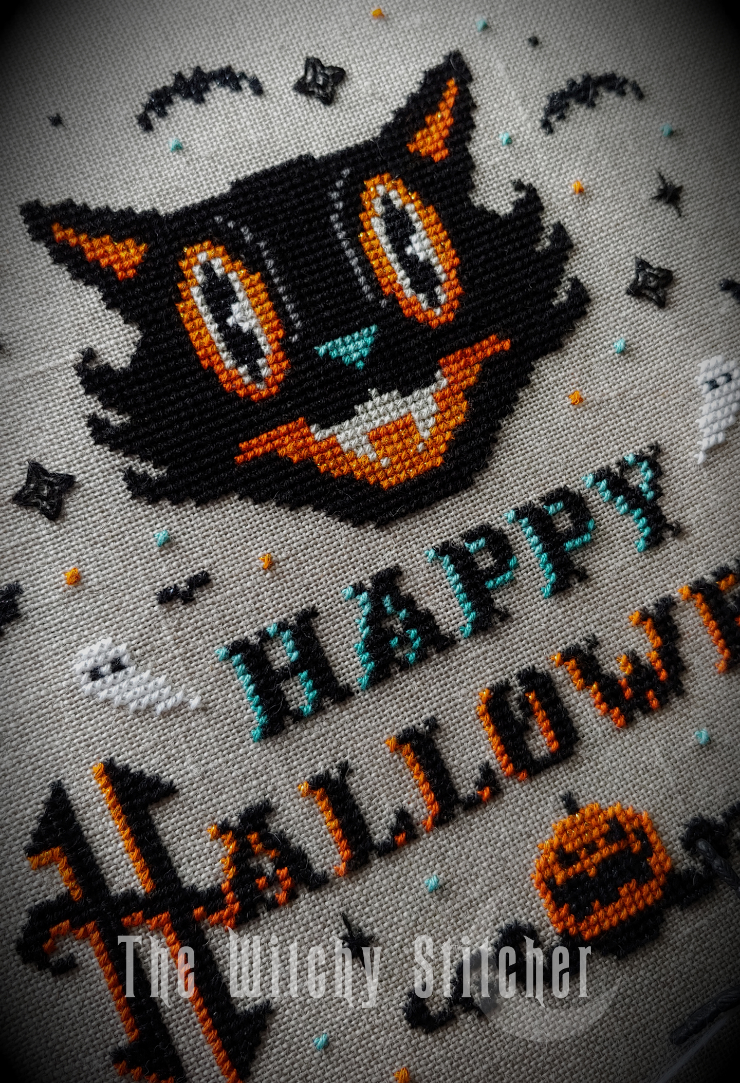 Happy Halloween (Cat) - Cross Stitch Pattern, different perspective #1, zoomed in. Select this picture to zoom back out.