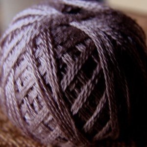 Valdani 3-Ply Thread - 8102 Withered Mulberry Medium