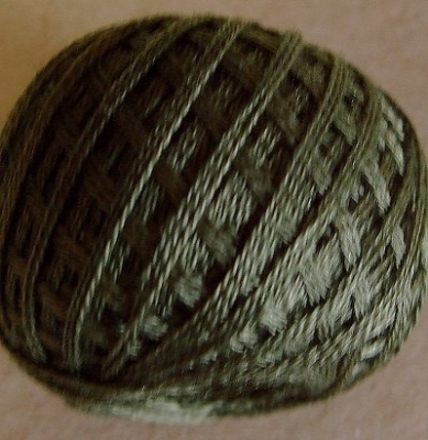 Valdani 3-Ply Thread - 823 Olive Green Dark